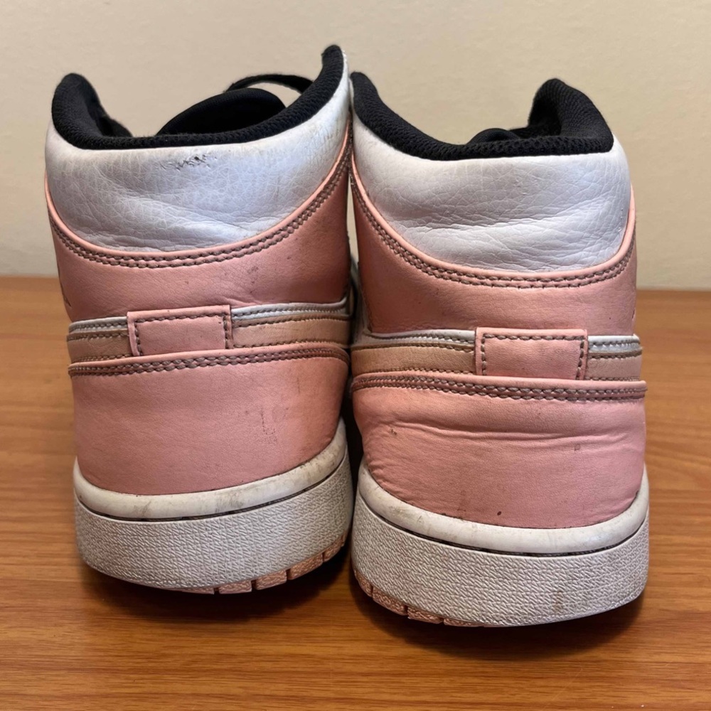 Jordan 1 Mid Crimson Tint - Picture 5 of 12